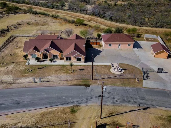 1182 Wagon Wheel Road, Eagle Pass, TX 78852