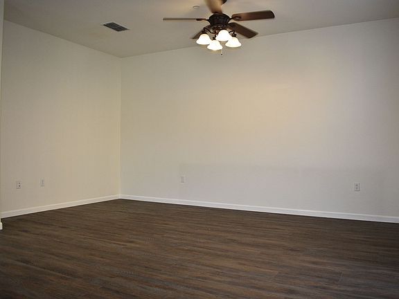 3rd image of 301 Dante Cir