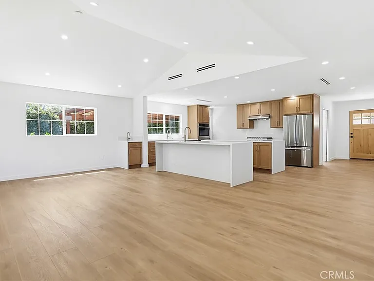 5440 Alcove Ave — Photo 5