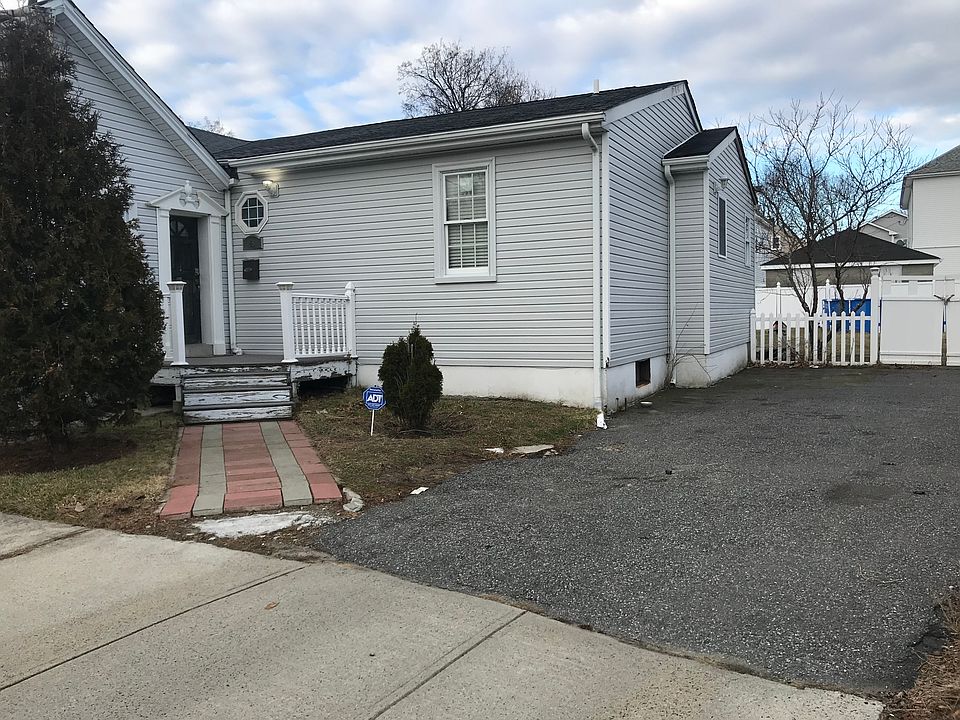 1st image of 62 Malvern St