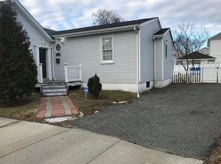 62 Malvern St, Providence, RI 02904