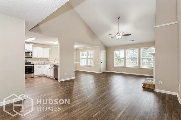 3 bed, 2.0 bath, 1565 sqft, $1,885 — Photo 4