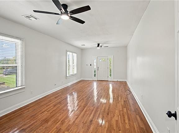 4th image of 304 Mound Ave