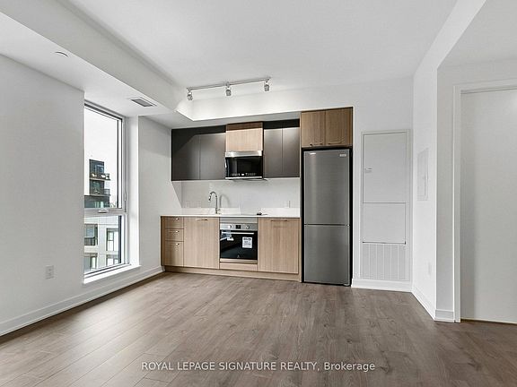 4th image of 10 Oak St #809