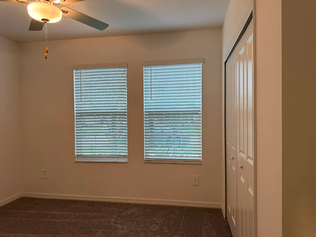 6 bed, 3326 sqft, $3,400 — Photo 3