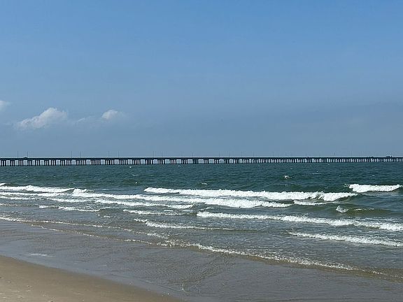 One Block From the Beach! 