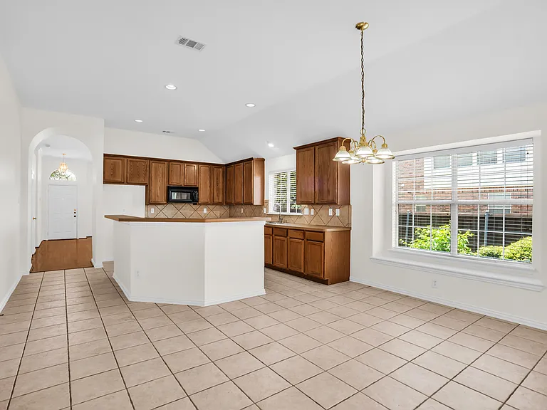 11342 Mansfield Dr — Photo 9