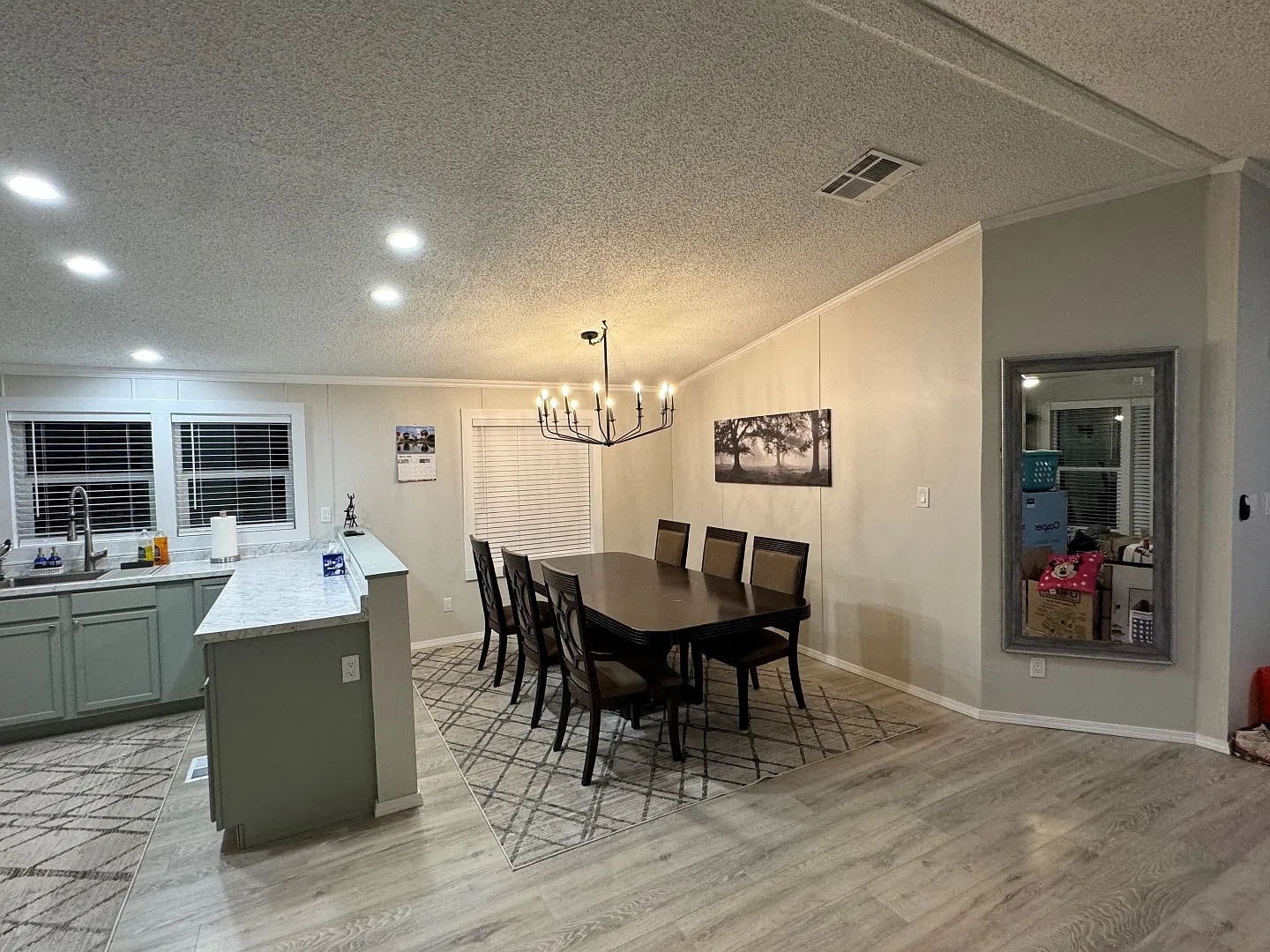 4 bed, 1848 sqft, $3,200 — Photo 3