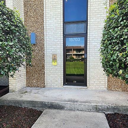 2nd image of 15703 Deerfield Ct