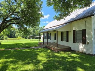 903 Maple Ave, Cushing, TX 75760