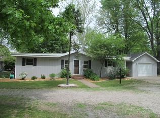 6120 Peart Rd, Morris, IL 60450