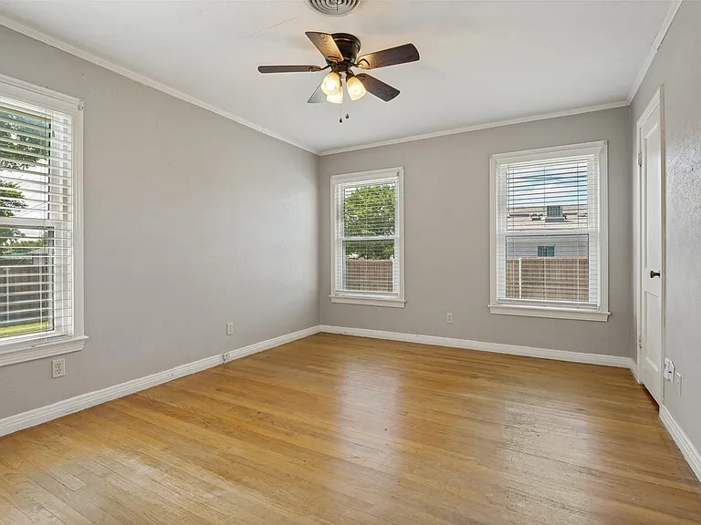 202 W Cherry St — Photo 9