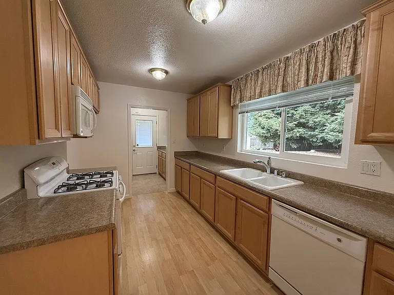 8826 Fair Oaks Blvd — Photo 5