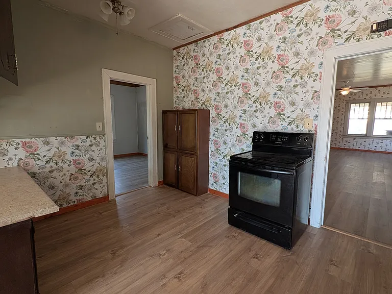 531 W Wallace St — Photo 11