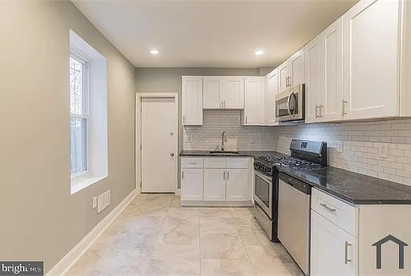 2147 N Marston St — Photo 28