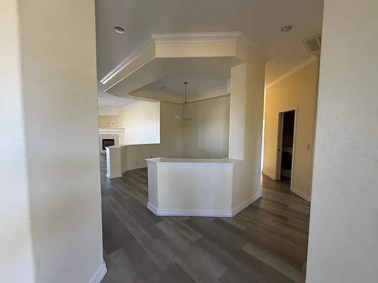 1041 Turnberry Dr — Photo 3