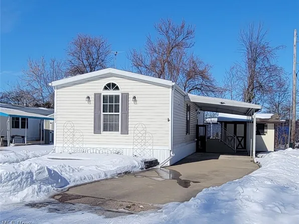 1725 Heather Ln, Pt Clinton, OH 43452