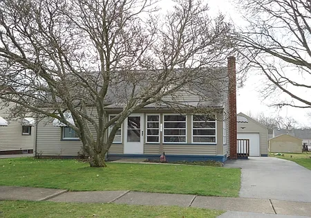 1617 Lynn Ave photo 1