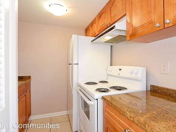 2nd image of 131 Danube Ave #5