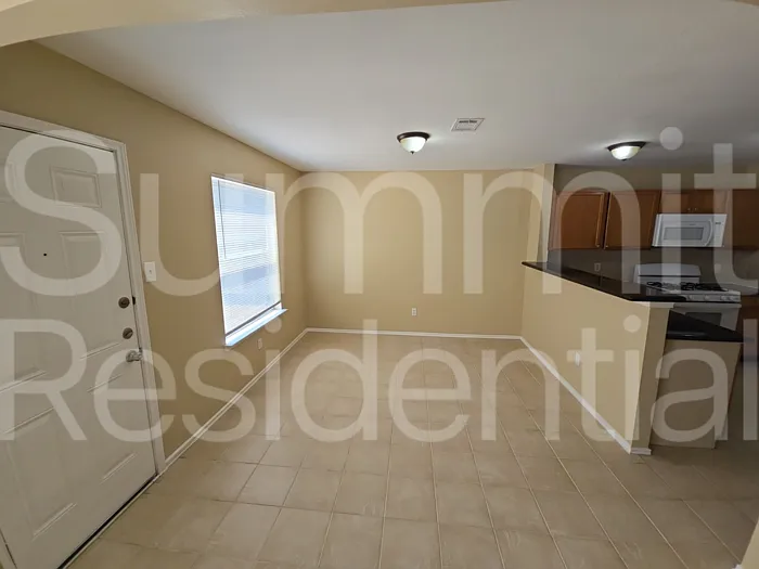 3 bed, 2.0 bath, 1790 sqft, $1,895 — Photo 4