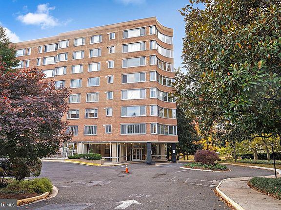 2nd image of 4200 Cathedral Ave NW APT 610