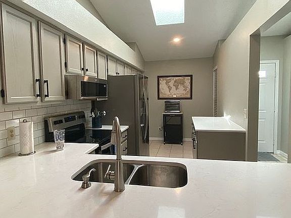 5th image of 2521 Pine Cove Ln
