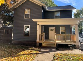 607 E Chestnut St #1, Bloomington, IL 61701