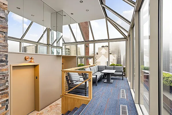 Sold by LEVEN Real Estate | media 8
