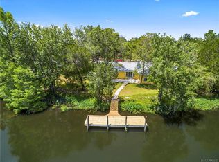 18 Garden Mall Ct, Inglis, FL 34449