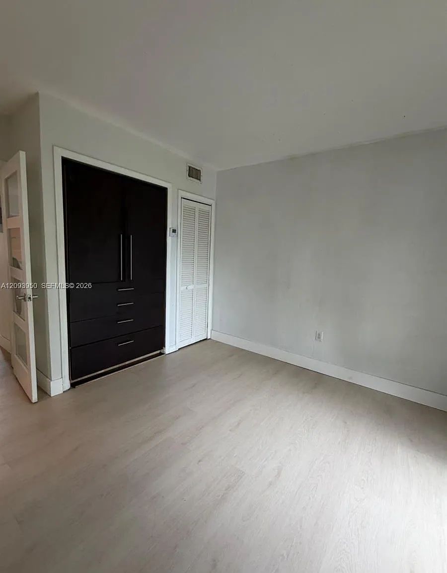 The Kensington Condo — Photo 4
