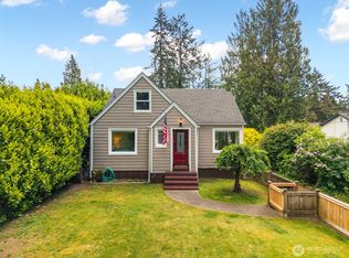 2016 Marine Dr, Bremerton, WA 98312