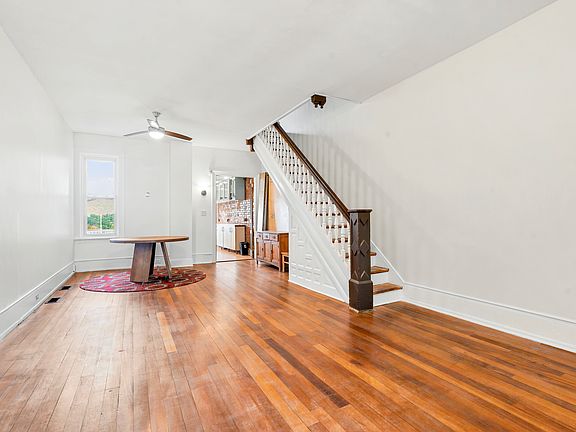 3rd image of 3212 W Oxford St