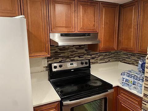 3rd image of 5841 NW 21st St