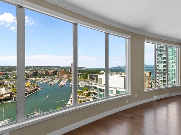 1500 Howe St #2302, Vancouver, BC V6Z 2N1