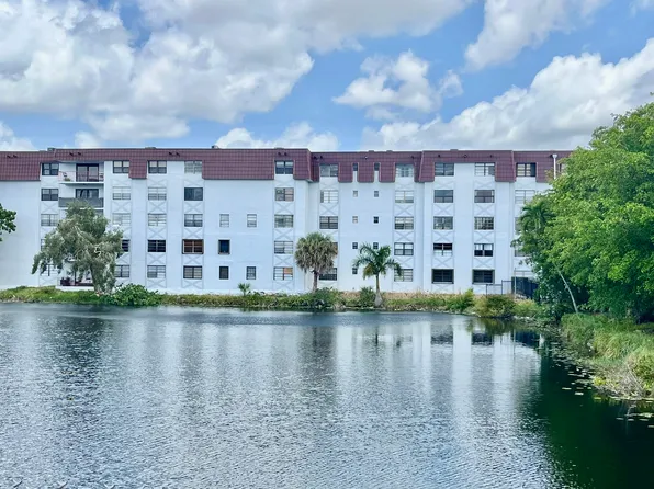 1335 W 68th St, Hialeah, FL