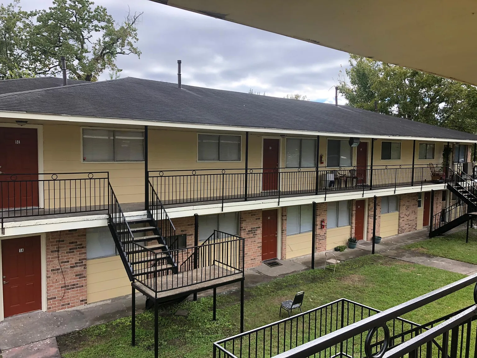 7605 Denton St — Photo 1