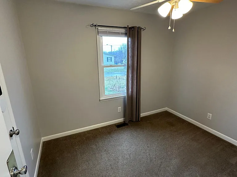 823 Bass Ln — Photo 11