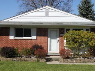 6131 N Crown St, Westland, MI 48185