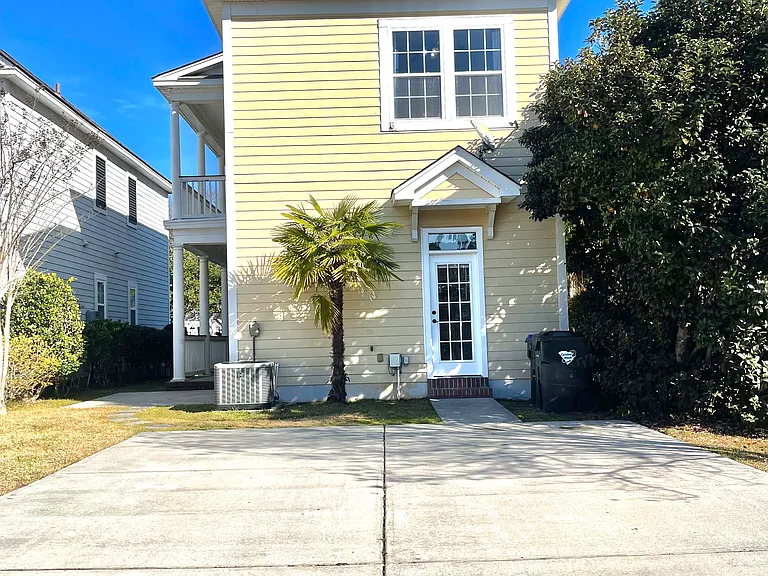 318 White Gables Dr — Photo 3