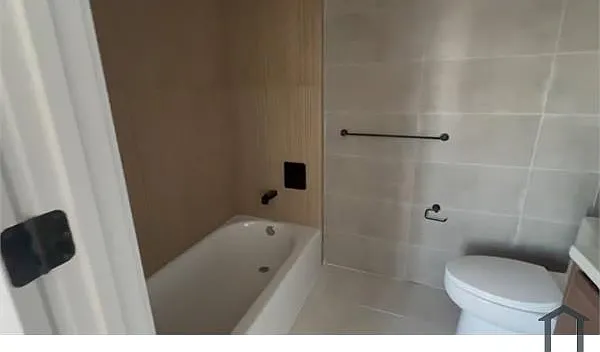 360 E 194th St #6D — Photo 3