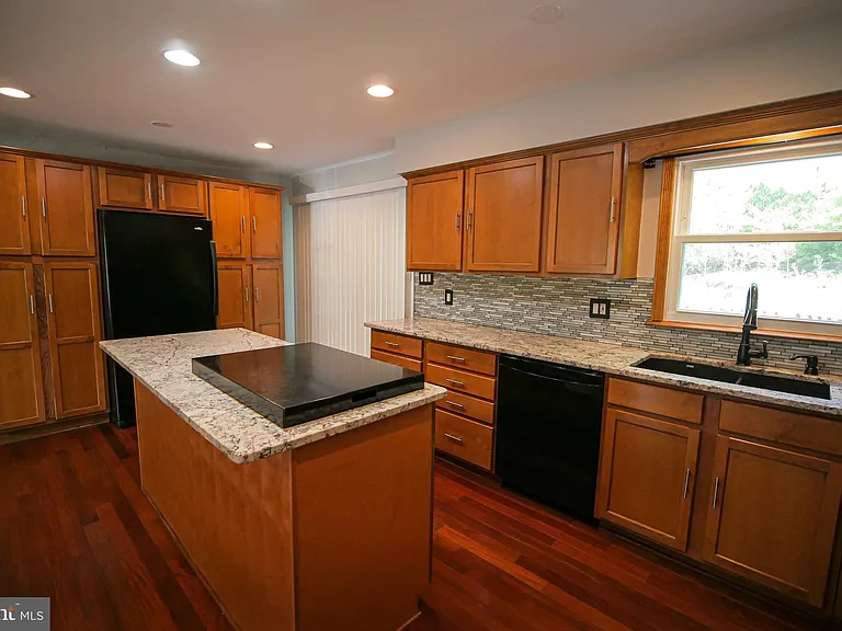 13210 Nickleson Dr — Photo 7