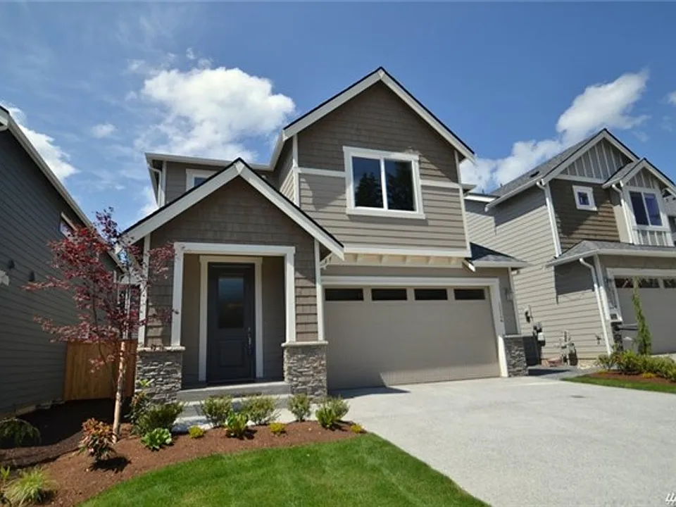 19414 Meridian Dr SE
