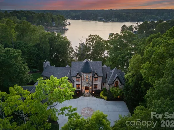 172 Tennessee Cir, Mooresville, NC 28117