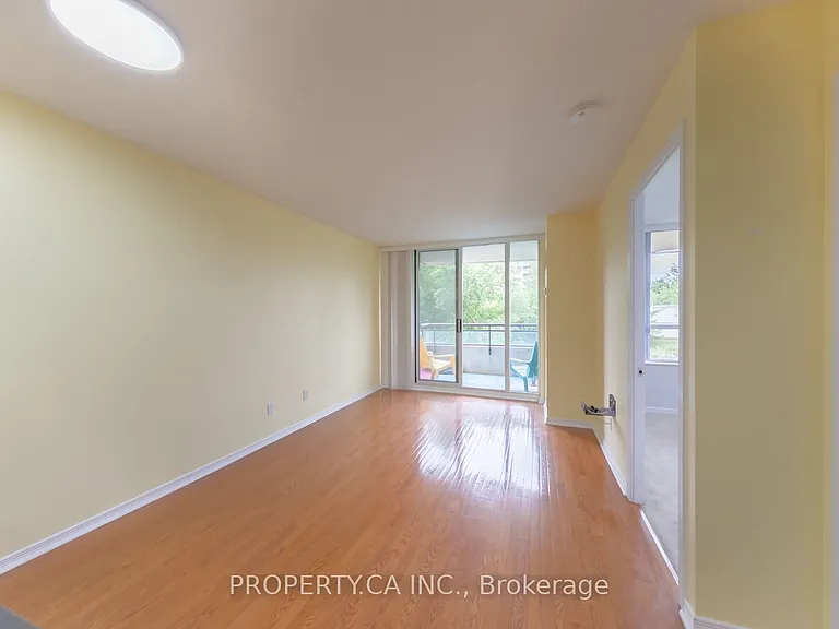 330 Red Maple Rd #214 — Photo 7