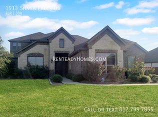 1913 Silver Falls Dr, Burleson, TX 76028
