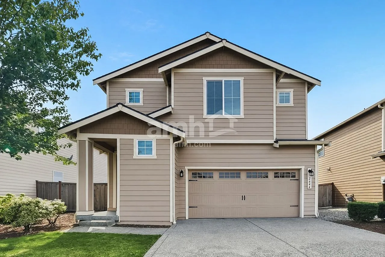 4 bed, 2.5 bath, 1843 sqft, $3,295 — Photo 1