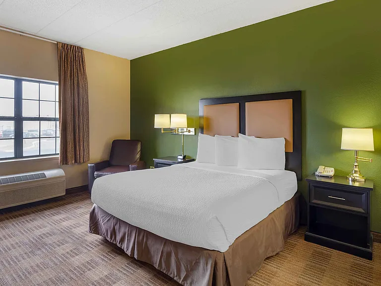 Studio Suite - 1 Queen Bed