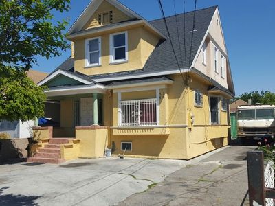 519 E 33rd St, Los Angeles, CA, 90011
