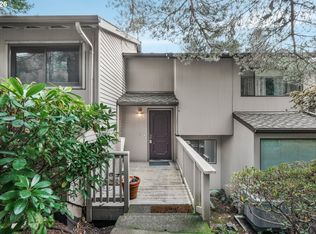 3101 McNary Pkwy APT 11, Lake Oswego, OR 97035