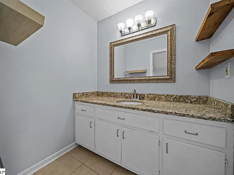 294 N Suber Rd — Photo 14